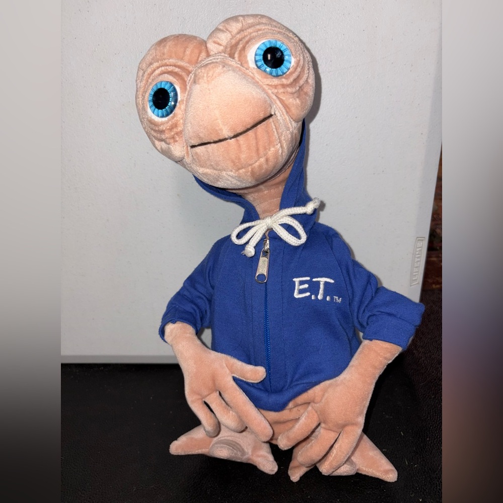 Universal E.T. Plush with Blue Hat